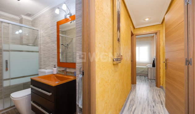 Odsprzedaż - Mieszkanie w bloku - Torrevieja - Acequion