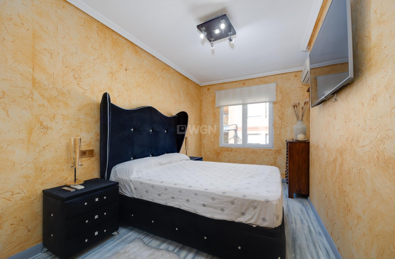 Odsprzedaż - Mieszkanie w bloku - Torrevieja - Acequion