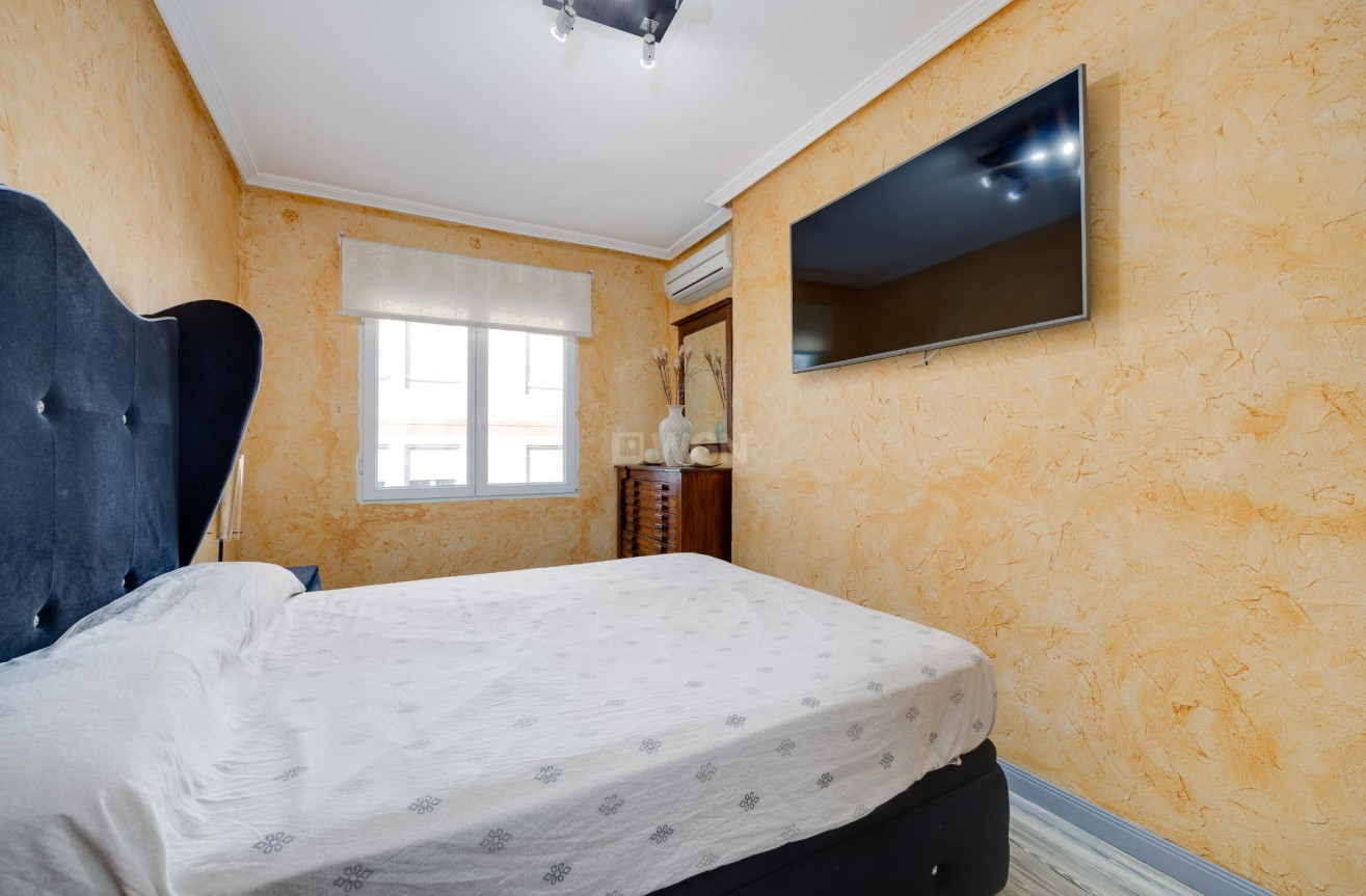 Odsprzedaż - Mieszkanie w bloku - Torrevieja - Acequion