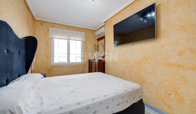 Odsprzedaż - Mieszkanie w bloku - Torrevieja - Acequion