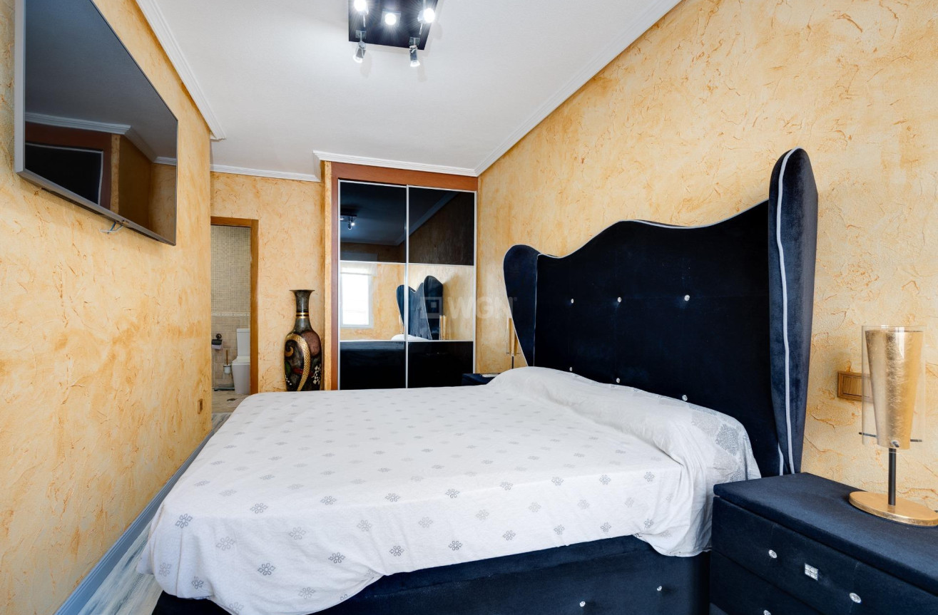 Odsprzedaż - Mieszkanie w bloku - Torrevieja - Acequion