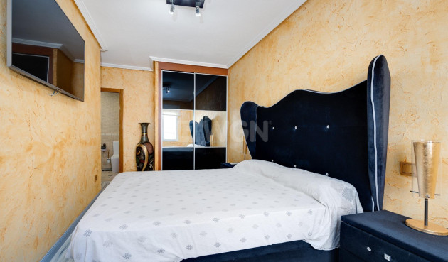 Odsprzedaż - Mieszkanie w bloku - Torrevieja - Acequion