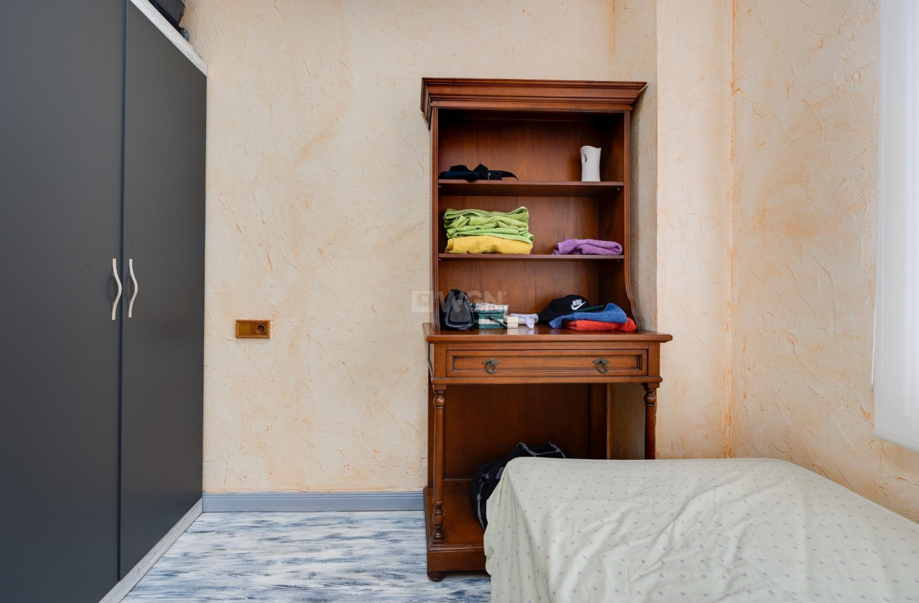 Odsprzedaż - Mieszkanie w bloku - Torrevieja - Acequion