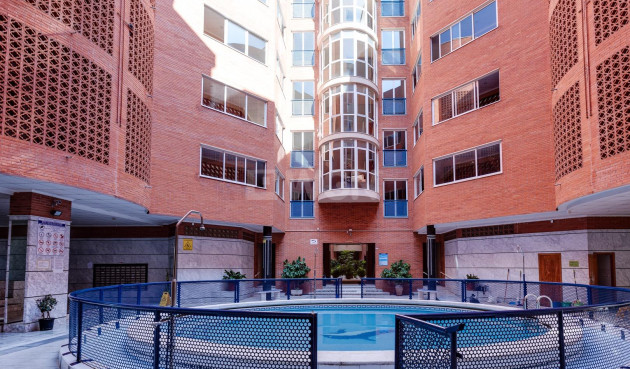 Odsprzedaż - Mieszkanie w bloku - Torrevieja - Acequion