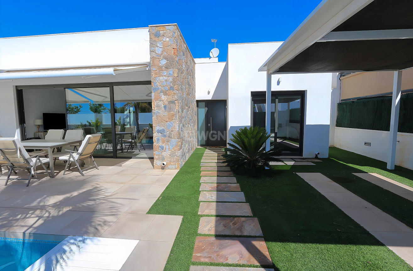 Odsprzedaż - Villa - Pilar de la Horadada - Costa Blanca