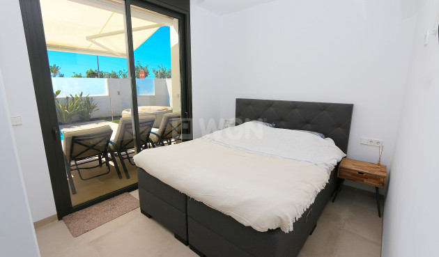 Odsprzedaż - Villa - Pilar de la Horadada - Costa Blanca