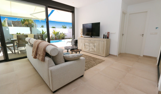 Odsprzedaż - Villa - Pilar de la Horadada - Costa Blanca