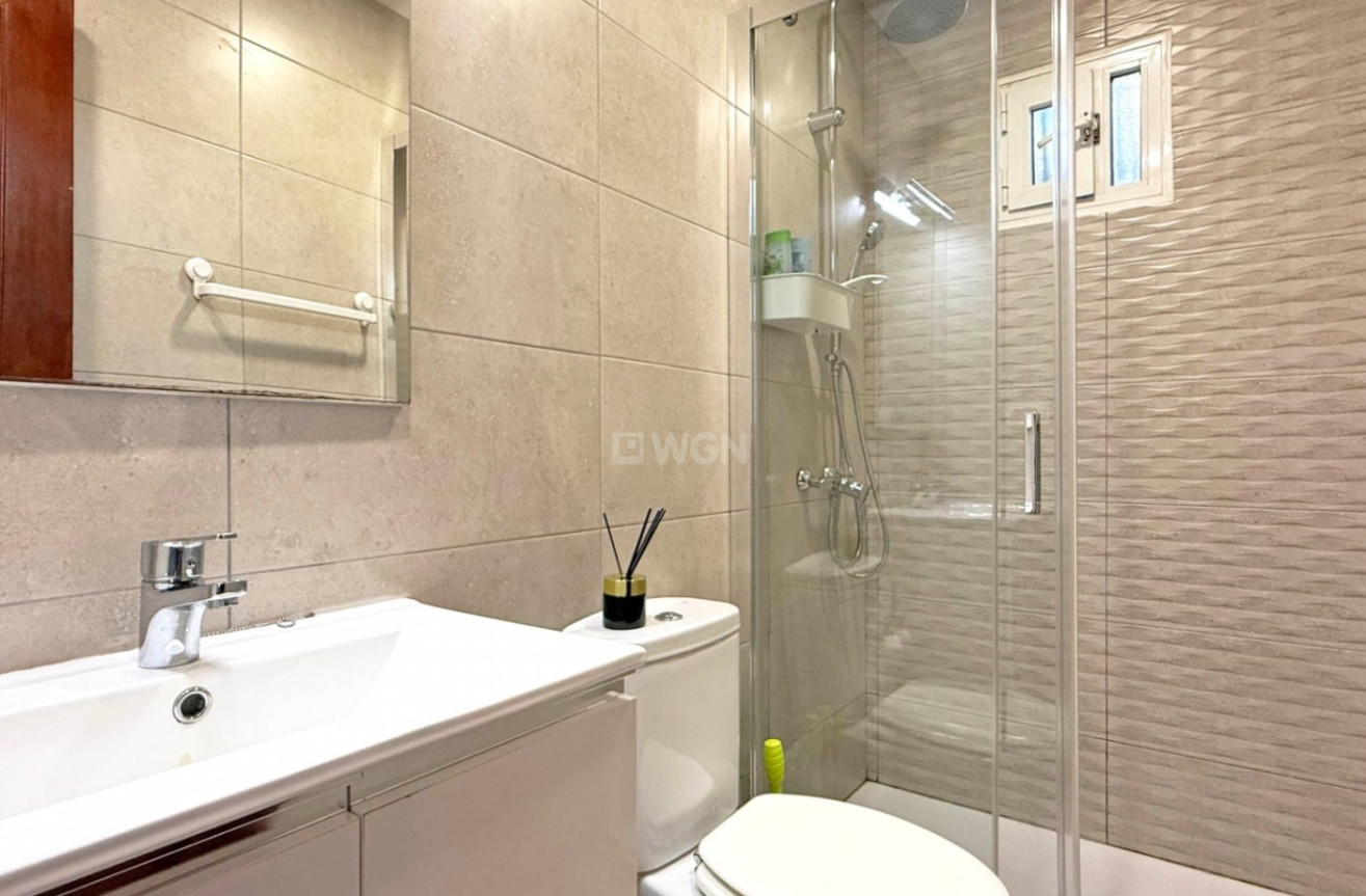 Odsprzedaż - Mieszkanie w bloku - Torrevieja - Costa Blanca