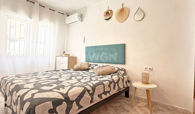 Odsprzedaż - Mieszkanie w bloku - Torrevieja - Costa Blanca