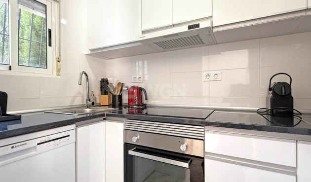 Odsprzedaż - Mieszkanie w bloku - Torrevieja - Costa Blanca