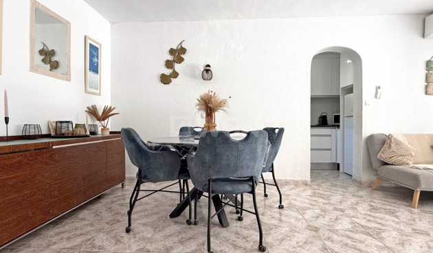 Odsprzedaż - Mieszkanie w bloku - Torrevieja - Costa Blanca