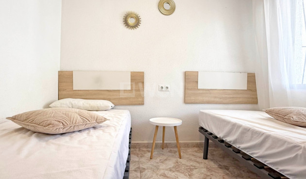 Odsprzedaż - Mieszkanie w bloku - Torrevieja - Costa Blanca