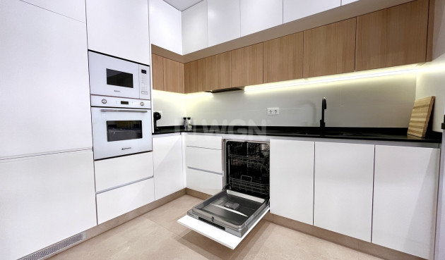 Resale - Apartment / flat - El Raso - Costa Blanca