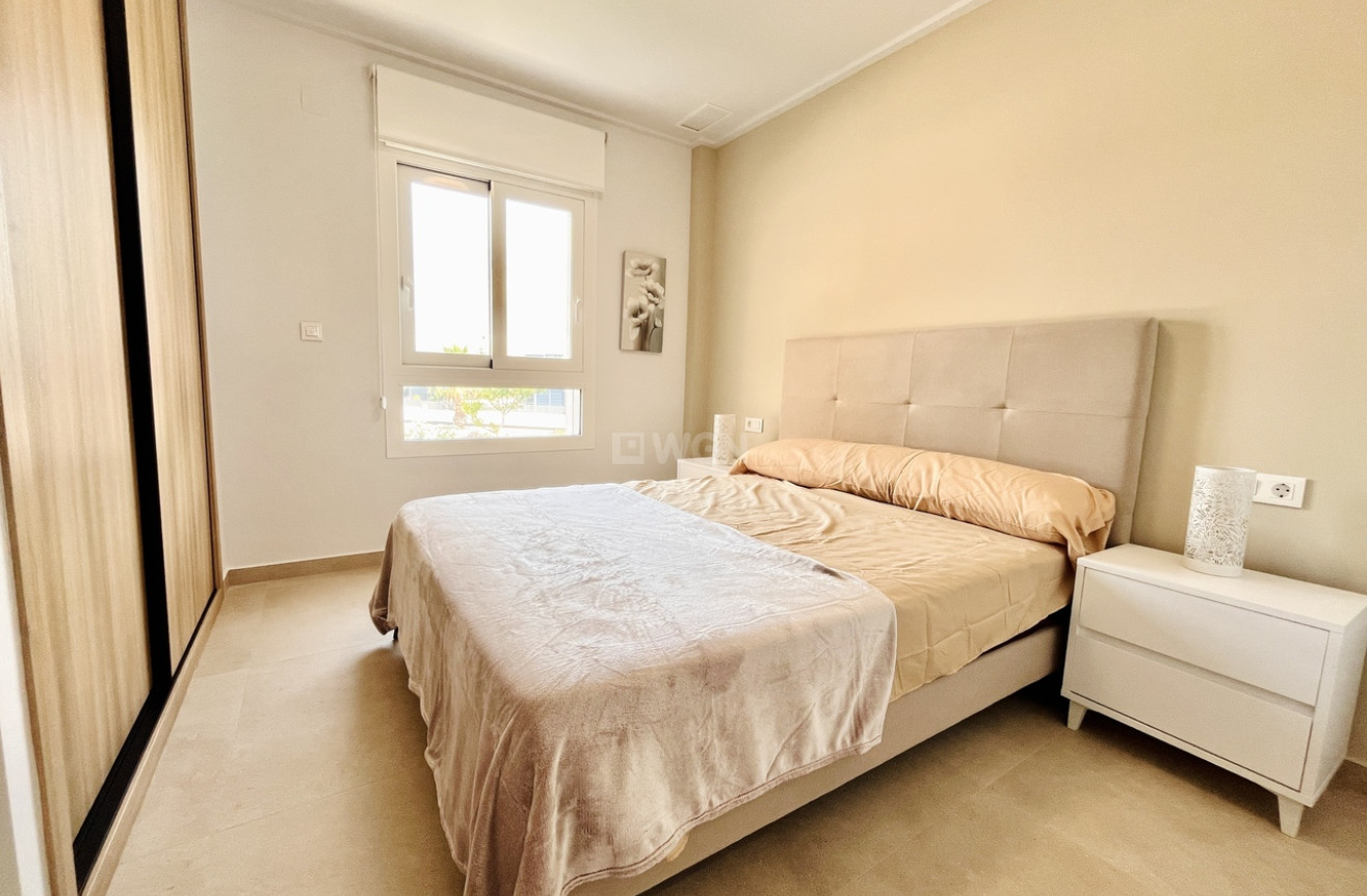 Resale - Apartment / flat - El Raso - Costa Blanca