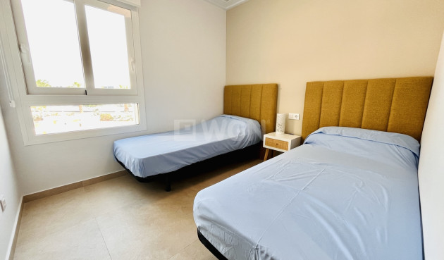 Resale - Apartment / flat - El Raso - Costa Blanca