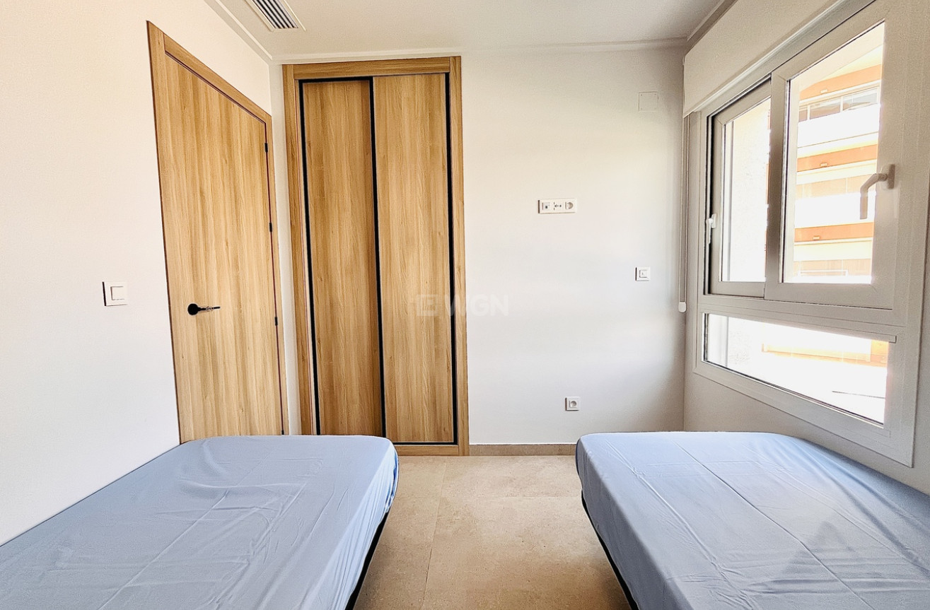 Resale - Apartment / flat - El Raso - Costa Blanca