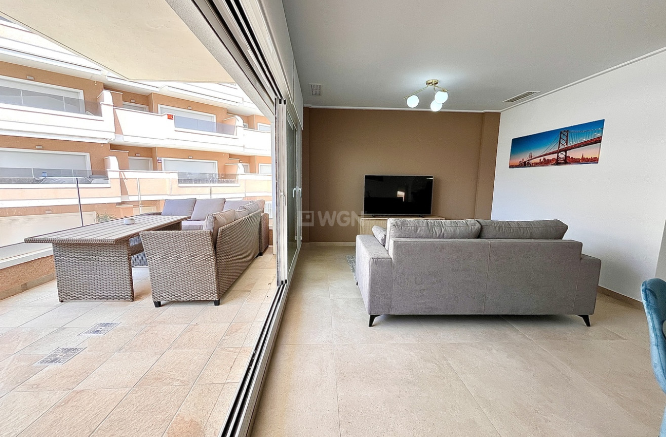 Resale - Apartment / flat - El Raso - Costa Blanca