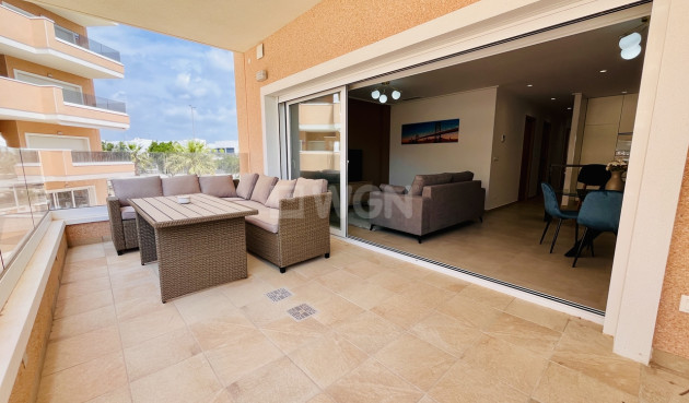 Resale - Apartment / flat - El Raso - Costa Blanca