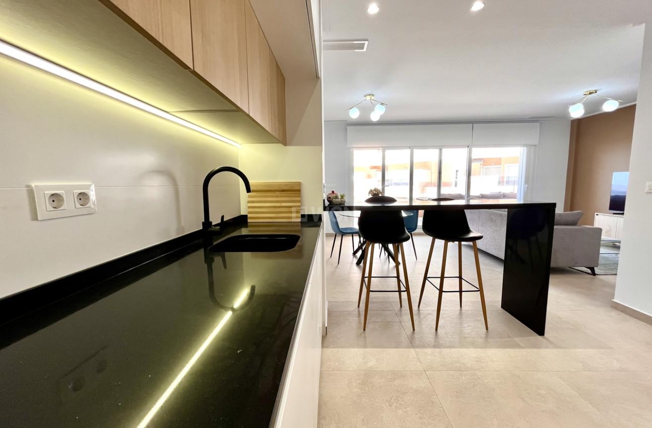 Resale - Apartment / flat - El Raso - Costa Blanca