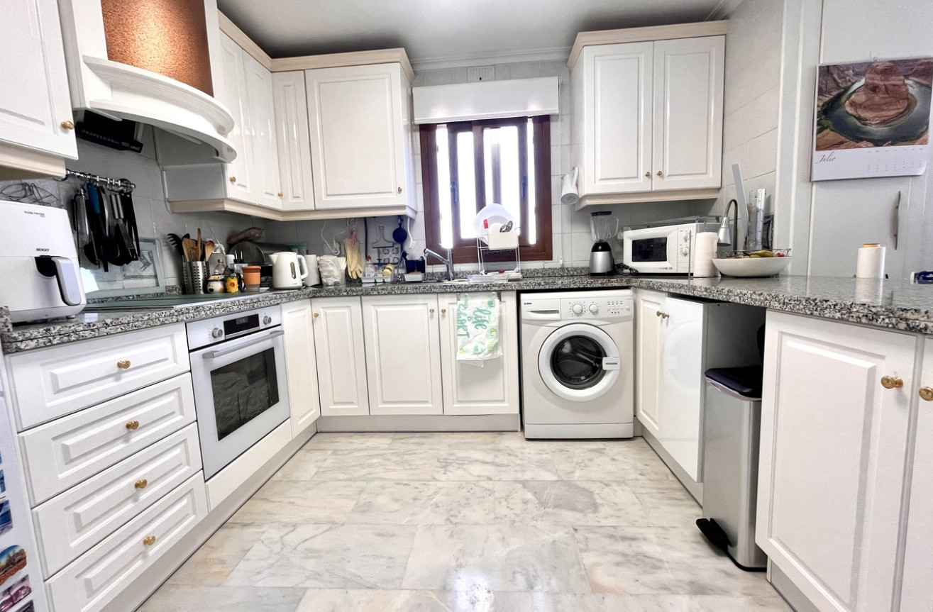 Odsprzedaż - Mieszkanie w bloku - Villamartin - Costa Blanca