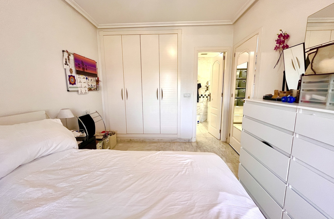 Odsprzedaż - Mieszkanie w bloku - Villamartin - Costa Blanca