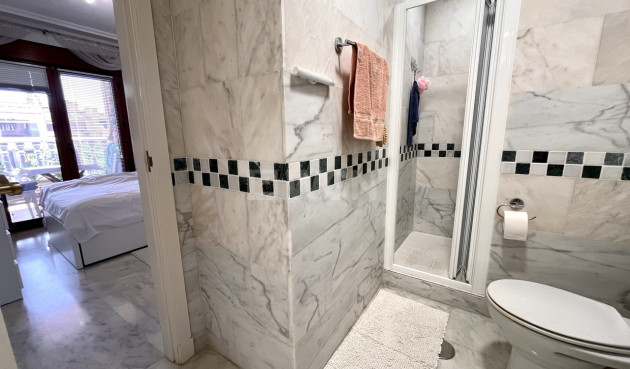 Odsprzedaż - Mieszkanie w bloku - Villamartin - Costa Blanca