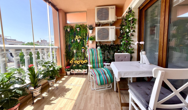 Odsprzedaż - Mieszkanie w bloku - Villamartin - Costa Blanca