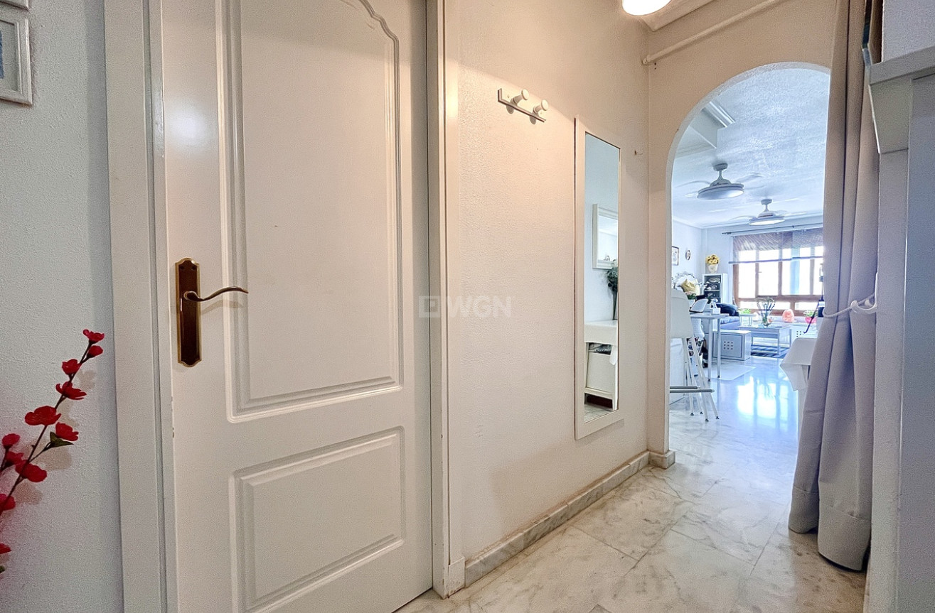 Odsprzedaż - Mieszkanie w bloku - Villamartin - Costa Blanca