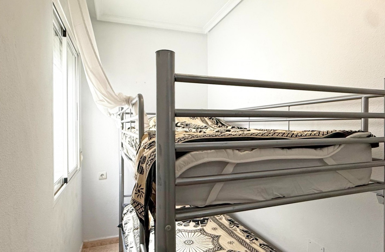 Odsprzedaż - Mieszkanie w bloku - Torrevieja - Costa Blanca