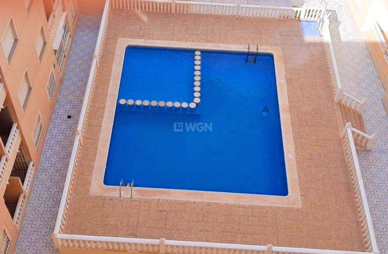 Odsprzedaż - Mieszkanie w bloku - Torrevieja - Costa Blanca