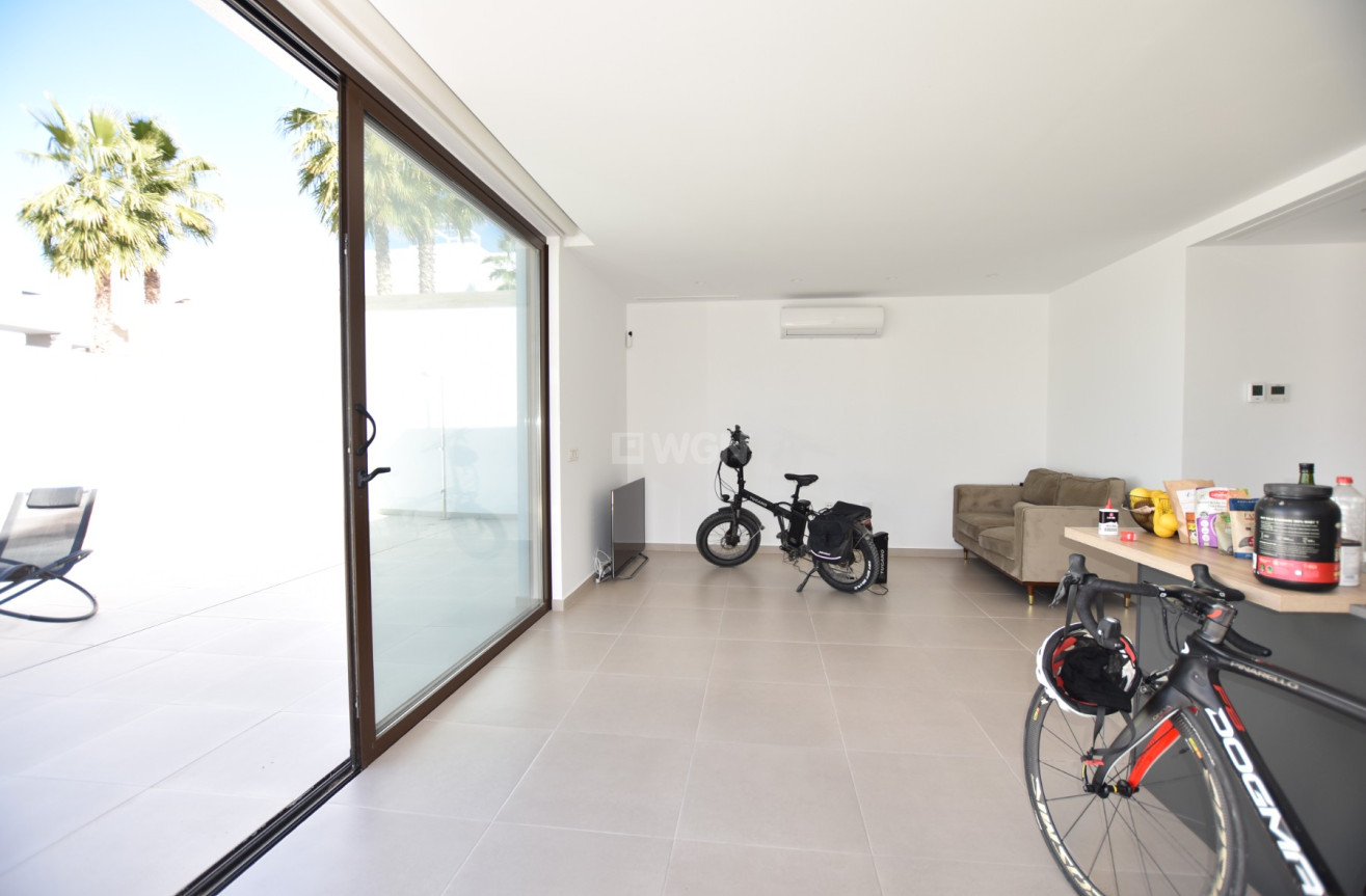 Odsprzedaż - Villa - Benijofar - Costa Blanca