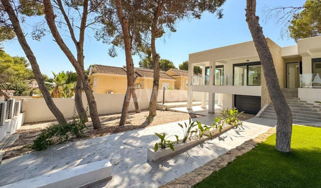 Odsprzedaż - Villa - Torrevieja - Los Balcones - Los Altos del Edén