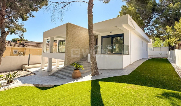 Odsprzedaż - Villa - Torrevieja - Los Balcones - Los Altos del Edén