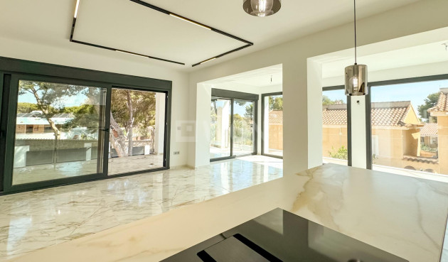 Odsprzedaż - Villa - Torrevieja - Los Balcones - Los Altos del Edén