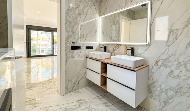 Odsprzedaż - Villa - Torrevieja - Los Balcones - Los Altos del Edén