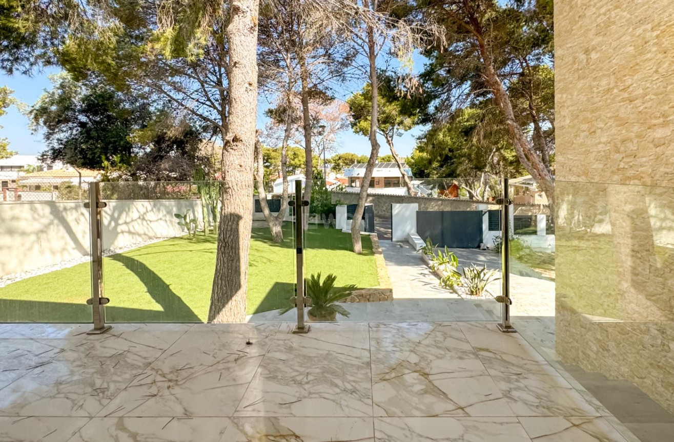 Odsprzedaż - Villa - Torrevieja - Los Balcones - Los Altos del Edén