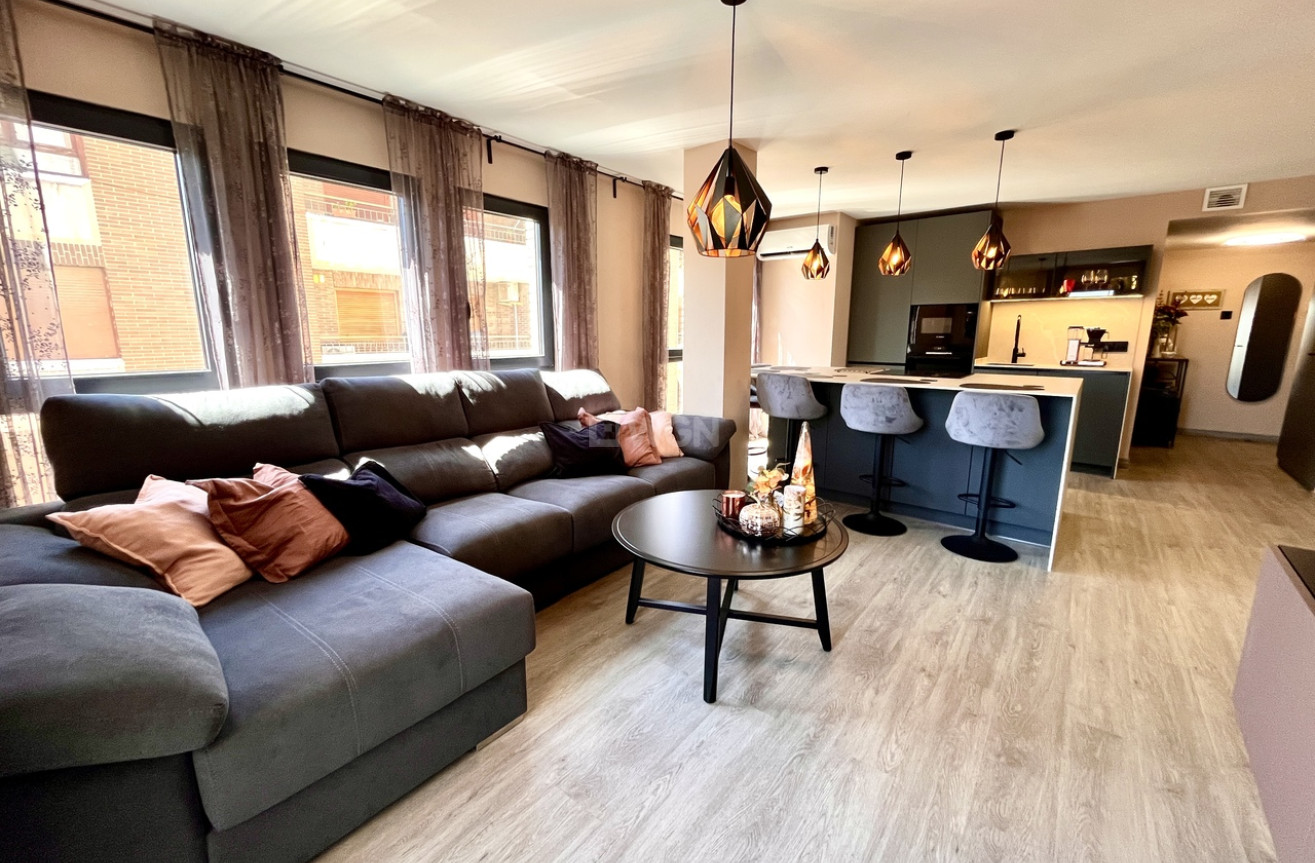 Odsprzedaż - Mieszkanie w bloku - Almoradí - Inland