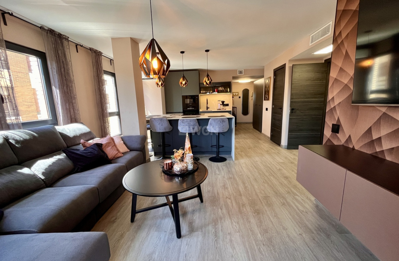 Odsprzedaż - Mieszkanie w bloku - Almoradí - Inland