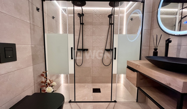 Odsprzedaż - Mieszkanie w bloku - Almoradí - Inland