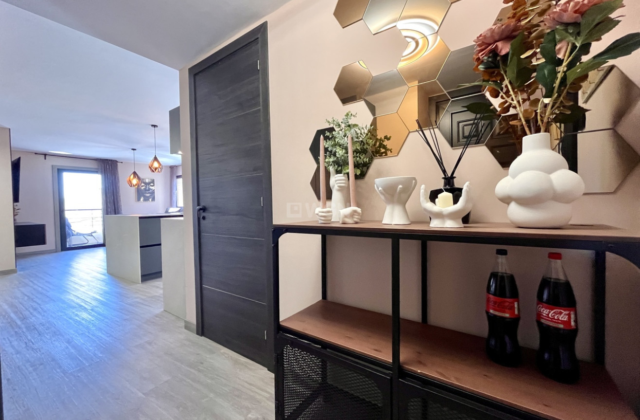 Odsprzedaż - Mieszkanie w bloku - Almoradí - Inland