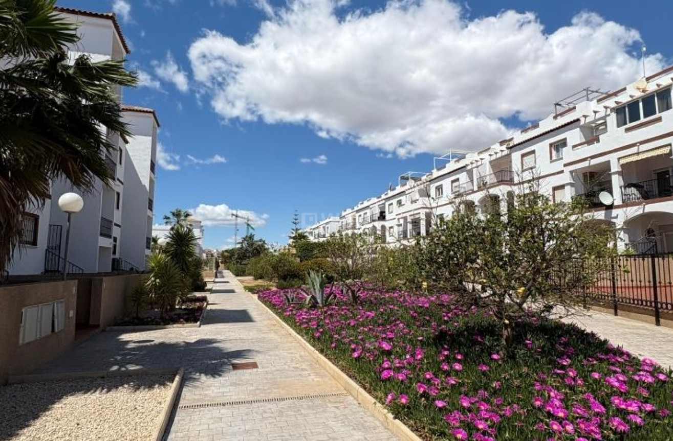 Resale - Apartment / flat - Orihuela Costa - Costa Blanca