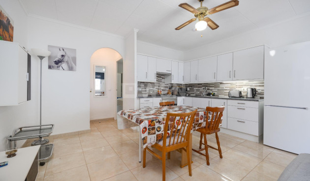 Odsprzedaż - Kamienica - Torrevieja - La Siesta - El Salado - Torreta