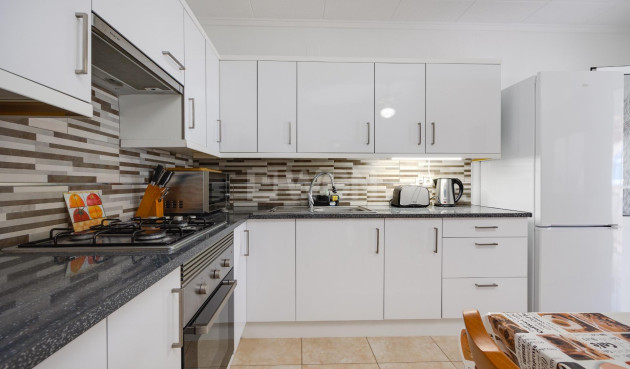 Odsprzedaż - Kamienica - Torrevieja - La Siesta - El Salado - Torreta