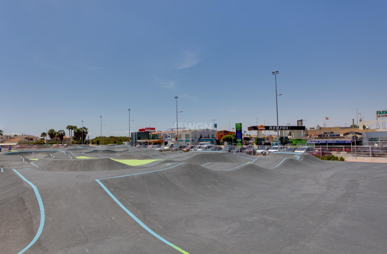 Odsprzedaż - Kamienica - Torrevieja - La Siesta - El Salado - Torreta