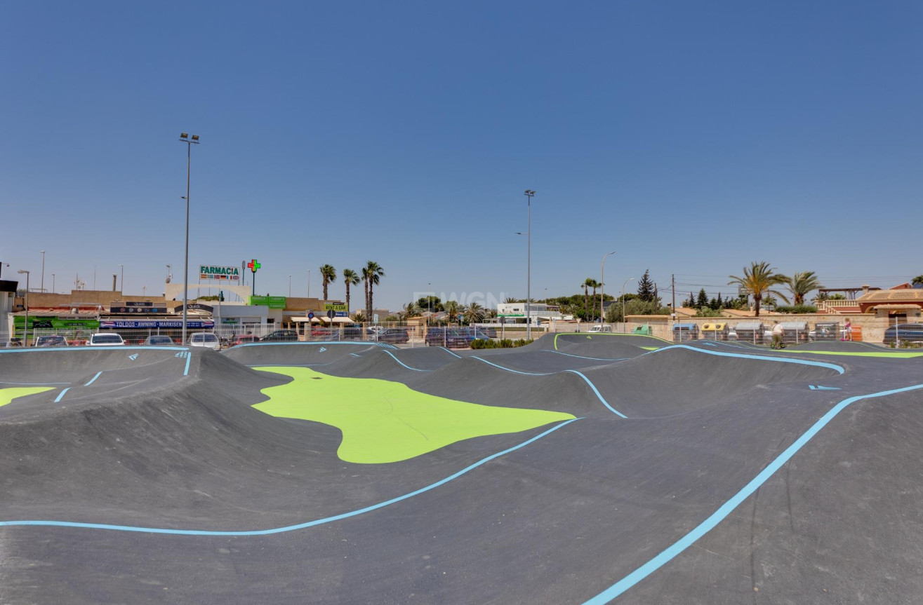 Odsprzedaż - Kamienica - Torrevieja - La Siesta - El Salado - Torreta