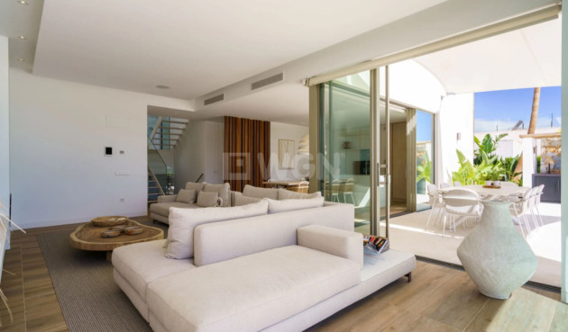 Reventa - Villa - San Miguel de Salinas - Inland