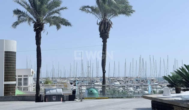 Odsprzedaż - Mieszkanie w bloku - Torrevieja - Puerto