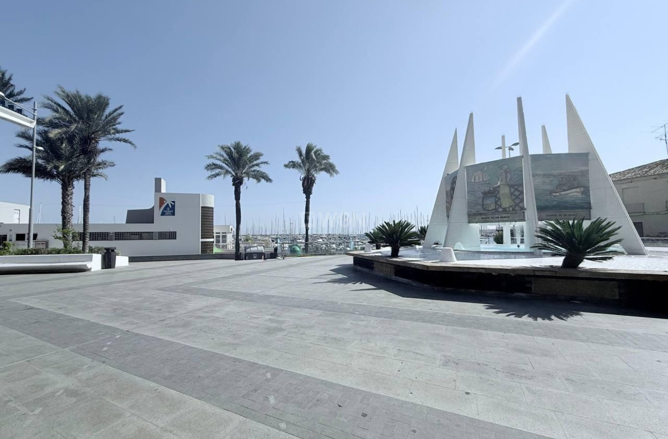 Odsprzedaż - Mieszkanie w bloku - Torrevieja - Puerto