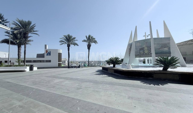 Odsprzedaż - Mieszkanie w bloku - Torrevieja - Puerto