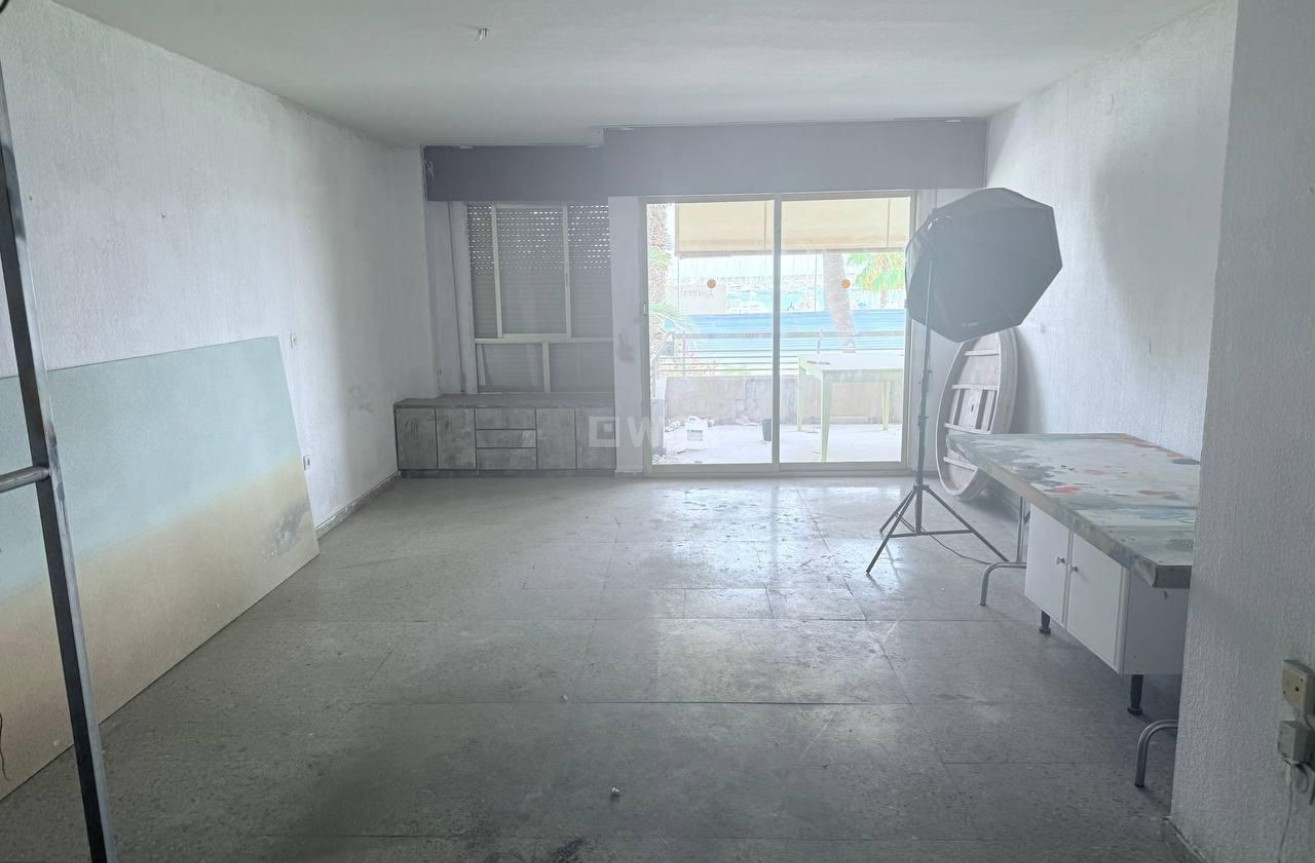 Odsprzedaż - Mieszkanie w bloku - Torrevieja - Puerto